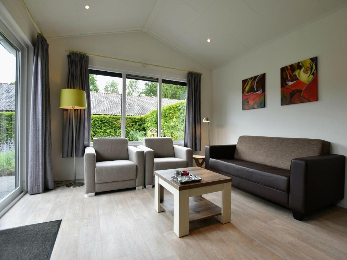 Spacious Chalet In Wolfheze With Garden Eksteriør billede