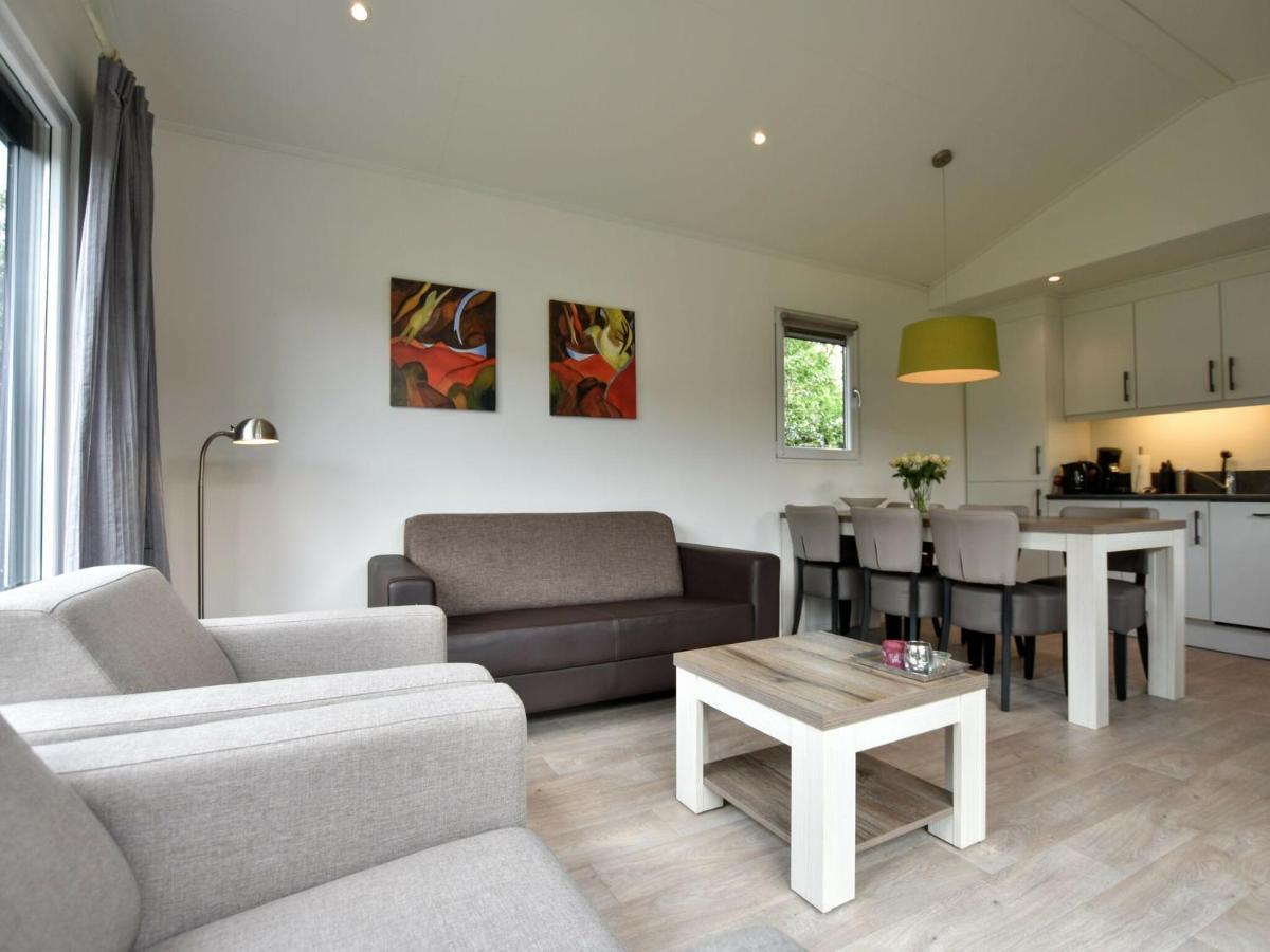 Spacious Chalet In Wolfheze With Garden Eksteriør billede