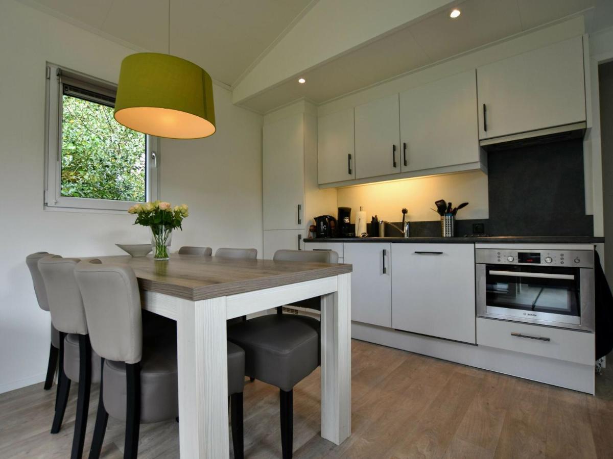 Spacious Chalet In Wolfheze With Garden Eksteriør billede